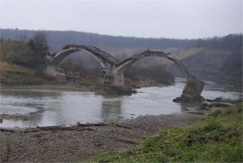 был мост через Уруп