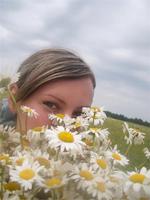 на ромашковом поле!