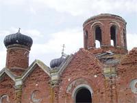 Добротная такая церковь еще ближе