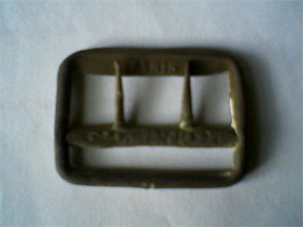 Пряжка к конской сбруе, с надписью PARIS.