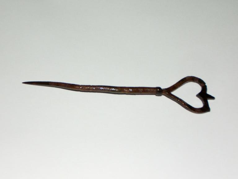 Заколка для плащя 16 век