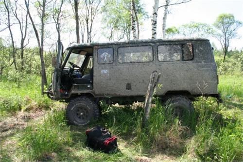 Калужская область, район Спас-Деменска. Маленьки танк!