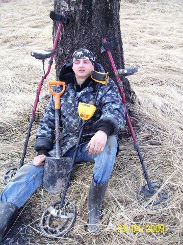 В три металлика копать тяжеловато... Одному. :)