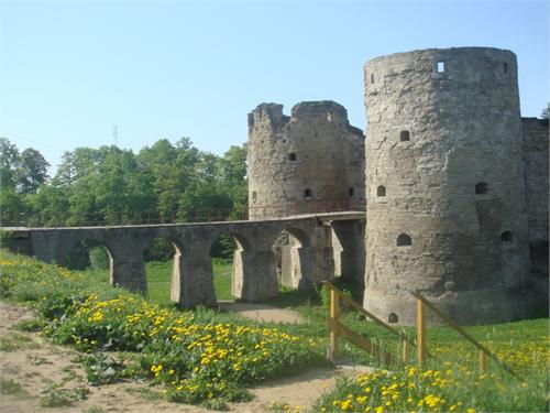 Главный вход в Копорскую крепость