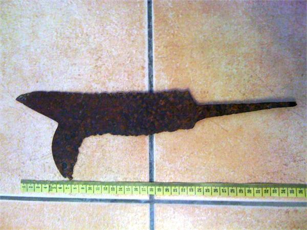 Похоже Алебарда но не пойму какая армия использовала подобную форму...