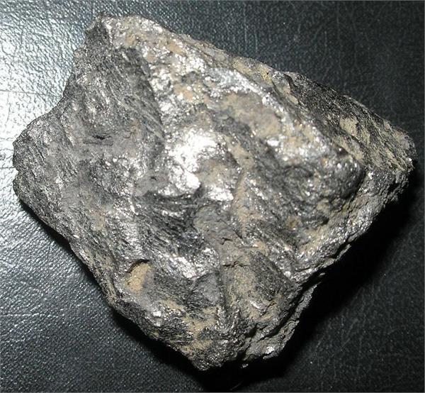 Кусок странного металла