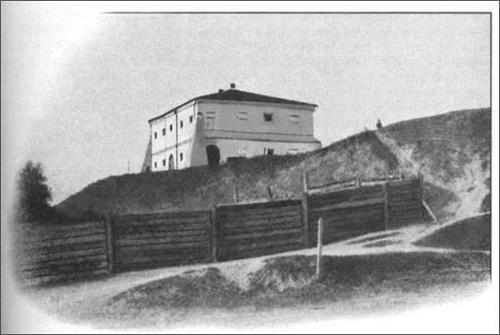 Рогачевский замок уничтоженный немцами.... Многие находят монеты - когда после ливня размывает дороги