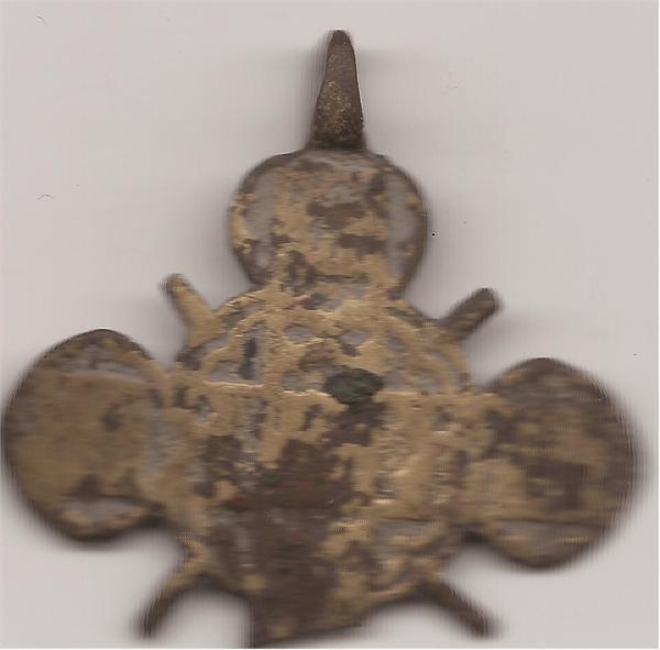 Крест нижняя часть сломана