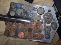 Разведка (все монеты с одной ямы) емкости из под монет так и не нашол возможно она осталась лежать