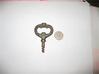 Похожа на открывашку