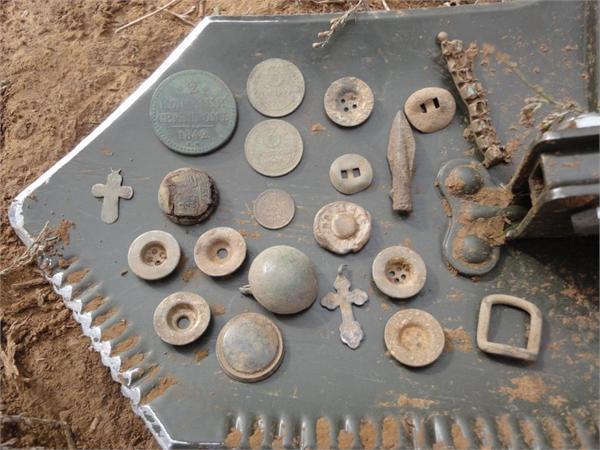 На очень выбитом месте)))