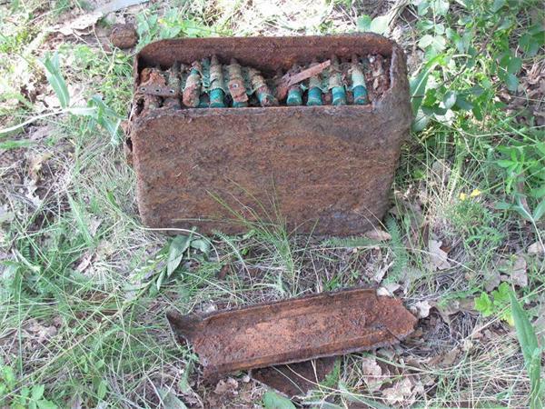 открываем крышку...