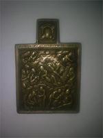 Бронзовая иконка. Найдена случайно при копании земли. размер 3,5х3 см.