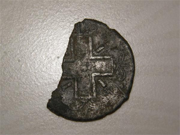 Неопознаный выкопаный объект