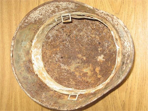 Шлем вермахта...