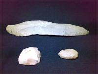 Кремневые нож,скребок,наконечник стрелы,найдено с помощью глаз.