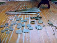 300м.от моего дома,полянка на опушке,отдыхающие теряют мелочь,самая старая денежка-5 коп.1961 года.Копал не наживы ради,а тренировки для!