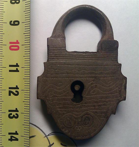 замок, фабрика Вапрыпаева