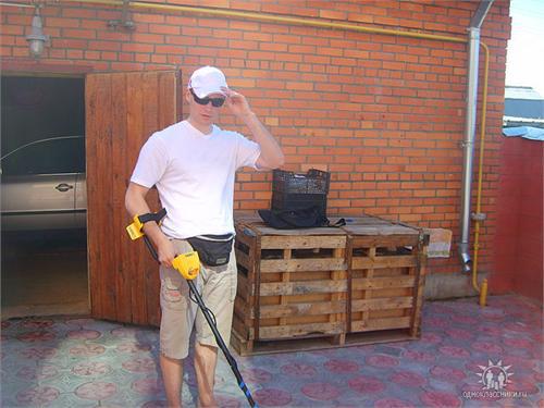 Это я летом 2010 у друзей.Просто сфоткался-ничего там не ищу :)