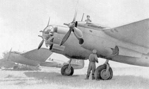 Бомбордировщик СБ-2 архивное фото 2