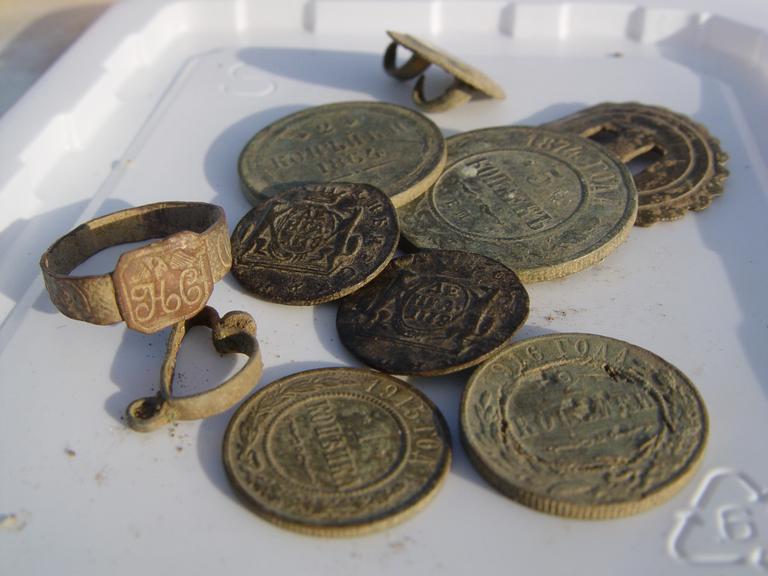 Первую кладоискательскую ломку сняли, сезон открыт. Находки в Никольске.