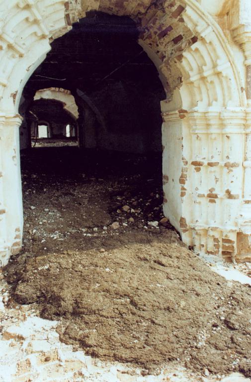 Вход в церковь в Селингинске