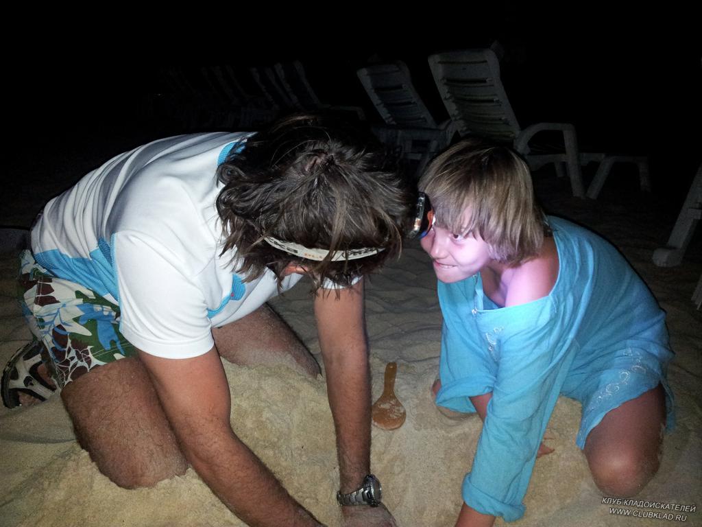 Кладоискатели на пляже