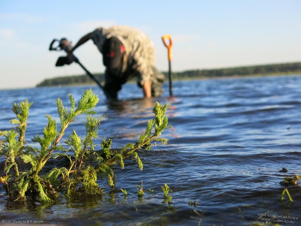 Поиск в воде с металлоискателем СТХ 3030