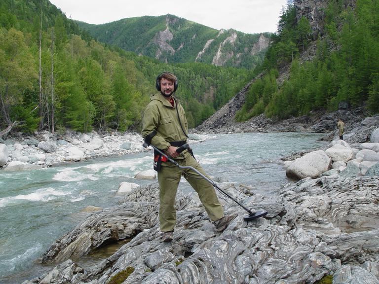 Золотые самородки прячутся в прирусловых щетках. - Таксиминский район