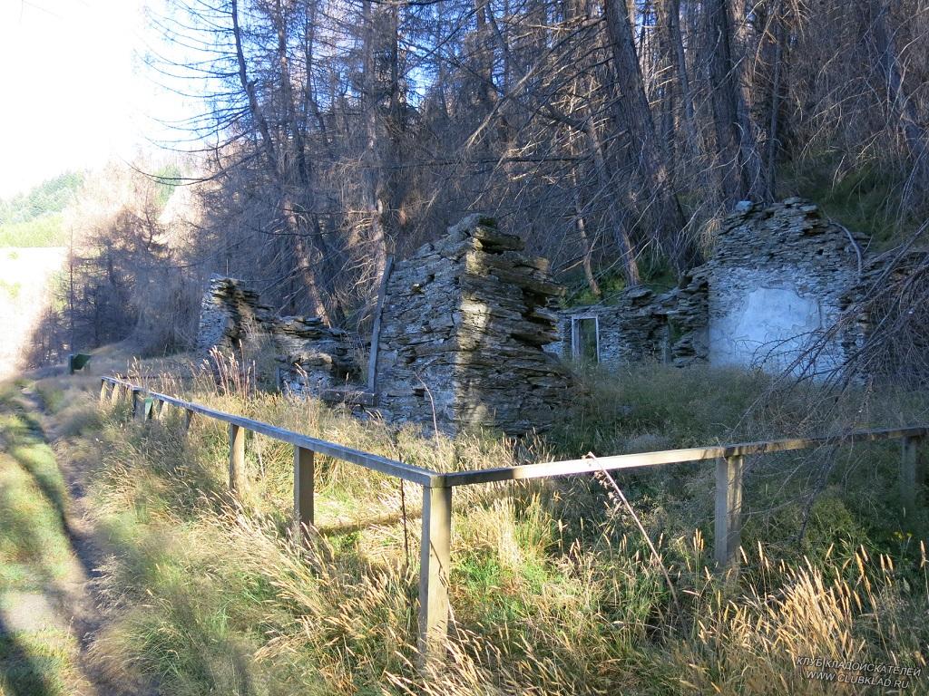 6-03 развалины гостинного дома Otago Hotel Новая Зеландия март 2013