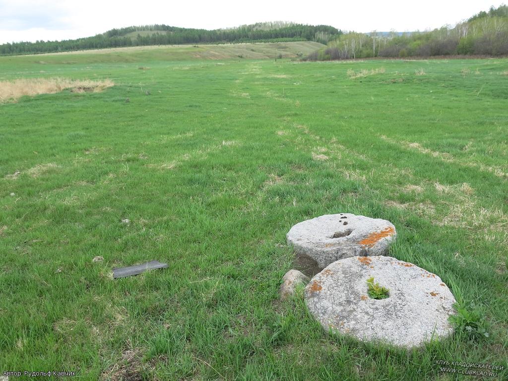Каменные жернова Село Шокша