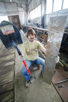 Для скуба из лопаты нужна крепкая лопата + лист металла или перфорированного металла.