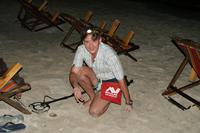 Самые перспективные места для поиска монет, вокруг лежаков. Тайланд, Lipe, январь 2010 г.