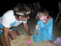 Вот она, наша монетка! находки кладоискателей на пляже