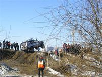 Джип-Триал. Мощный турбированный движок позволяет практически без разбега штурмовать крутые подъемы.