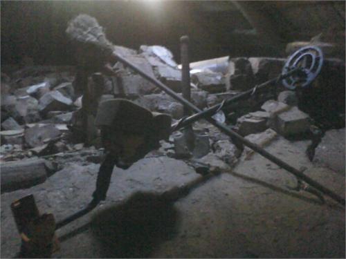 ЧЕРДАК ЗАБРОШЕННОГО ДОМА  