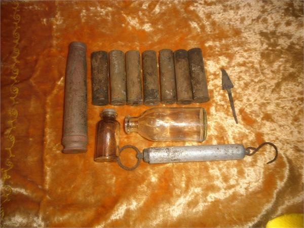 СО дна речушки нашей поднял