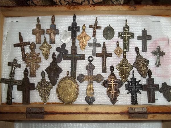 Крестики нательные.