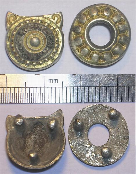 Две бляшки, лицевая и тыльная сторона, серебро с позолотой.