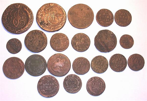 Монеты найденные на пашне на участке приблизительно 50 м х 50 м