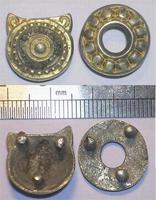 Две бляшки, лицевая и тыльная сторона, серебро с позолотой.