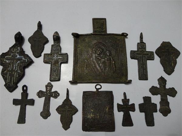 крестики и образки