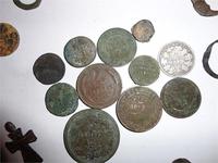 немного монет