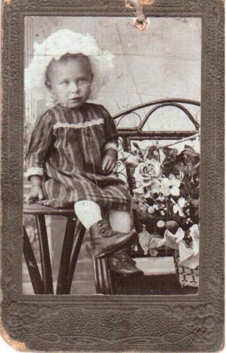 Моя бабулька. 1912год.