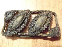 непонятний предмет толи заколка, толи конина