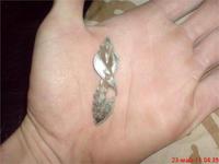 серебряная брошь