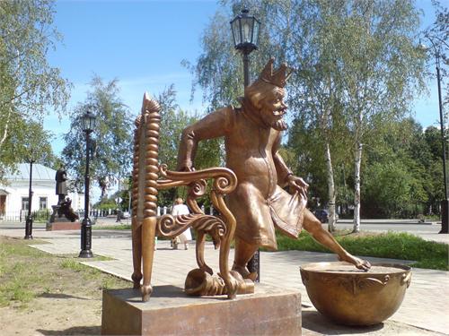 одна из скульптурных композицияй к произведению Ершова...