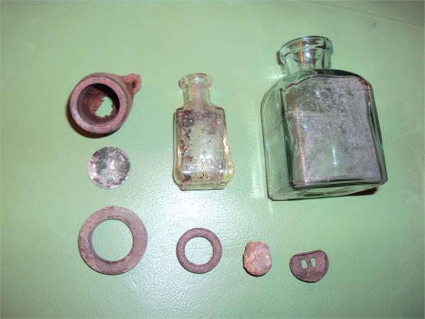 Сезон открыт:конина;кусок курит.трубки;монета;пуля;бутыльки :))) УРА!!!