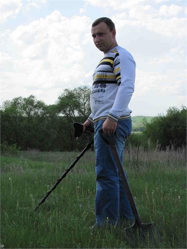 Рядом с дачей пусто.....((