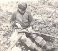 Мой первый коп. 80е. Режу сало на привале.